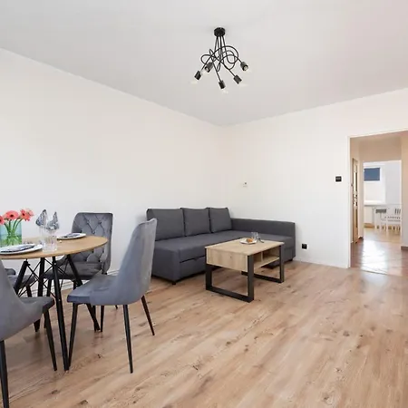 Zrodlana Two-bedroom With Balcony By Renters * Kolobrzeg