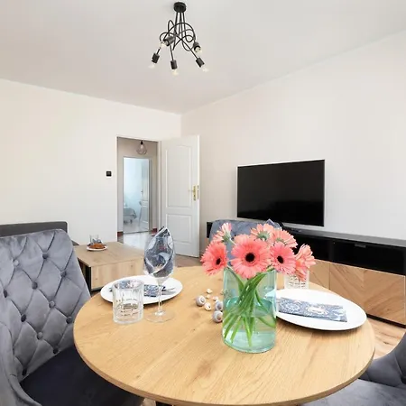 Zrodlana Two-bedroom With Balcony By Renters * Kolobrzeg
