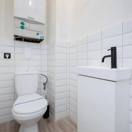 Apartment Zrodlana Two-bedroom With Balcony By Renters