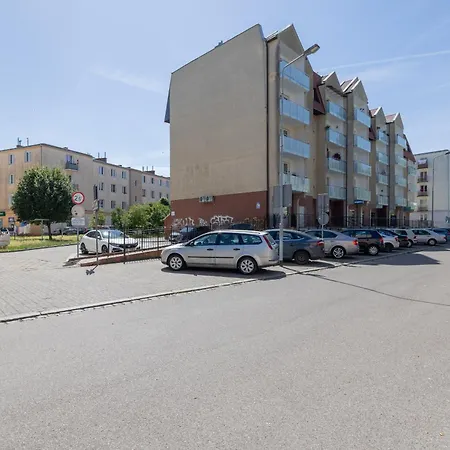 Zrodlana Two-bedroom With Balcony By Renters Kolobrzeg