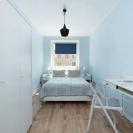 شقة Zrodlana Two-bedroom With Balcony By Renters *