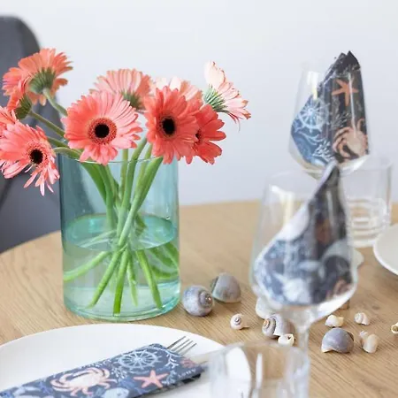 Zrodlana Two-bedroom With Balcony By Renters *