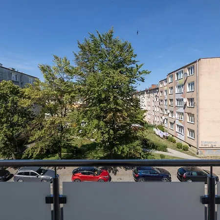 Zrodlana Two-bedroom With Balcony By Renters