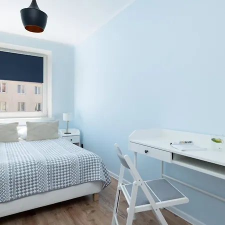 Zrodlana Two-bedroom With Balcony By Renters