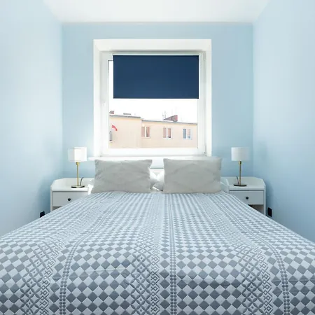 شقة Zrodlana Two-bedroom With Balcony By Renters *