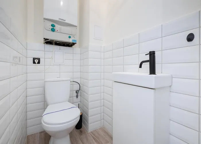 Apartament źródlana Two-bedroom With Balcony By Renters