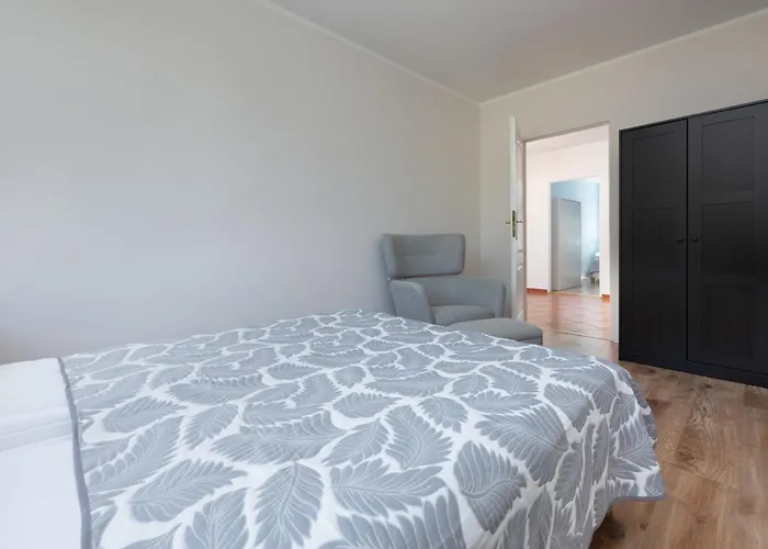 źródlana Two-bedroom With Balcony By Renters Apartament